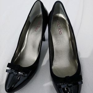 Me Too Black Heels with bows, 9.5